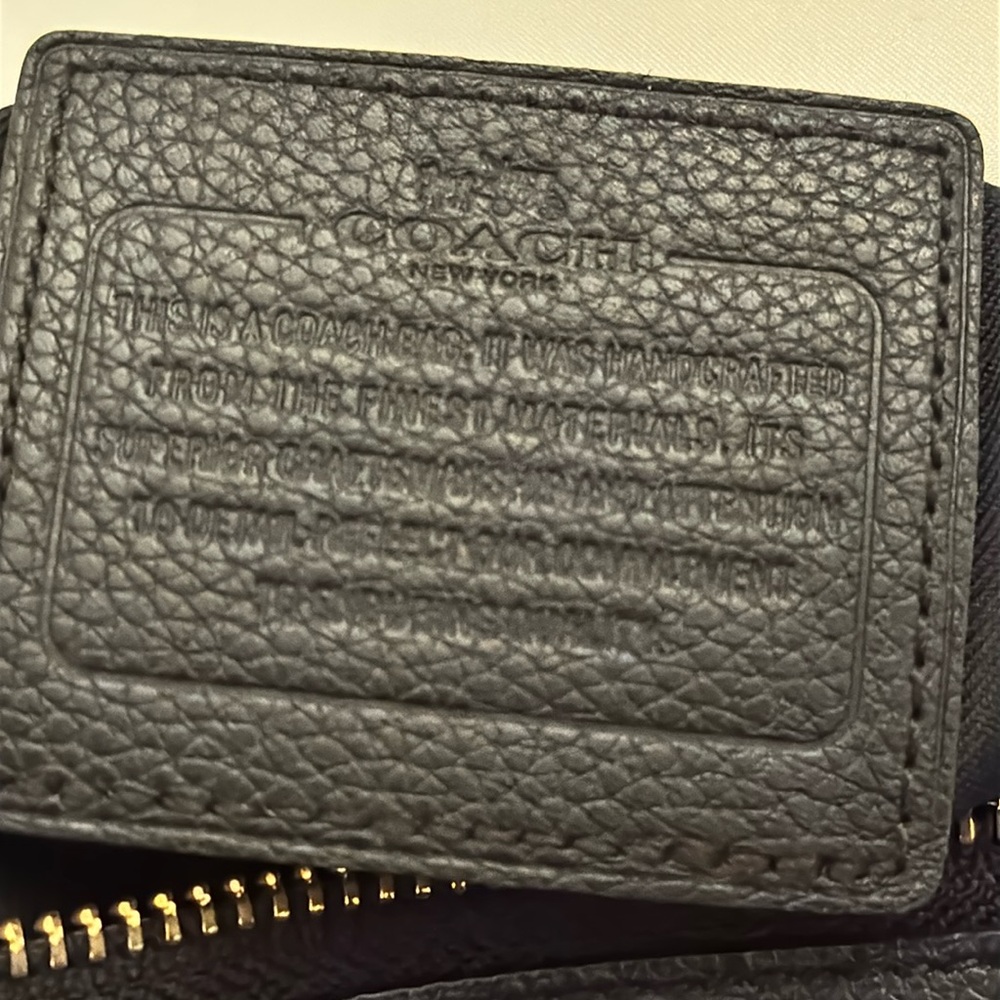 Coach classic black purse w/ optional unused shoulder strap; w/dust cloth (OLCC) - Picture 6 of 16